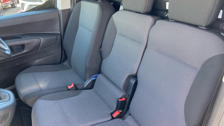 Vauxhall Combo Cargo Combo L1 Diesel 2300 1.5 Turbo D 100ps H1 Pro Van